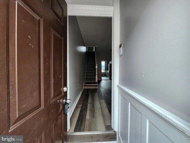 Building Photo - 809 N Curley St