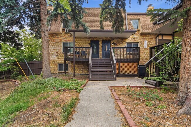 Building Photo - $1,520.95 - 2 bed, 1 bath updated ground floor Condo in Lakewood with In Unit Laundry