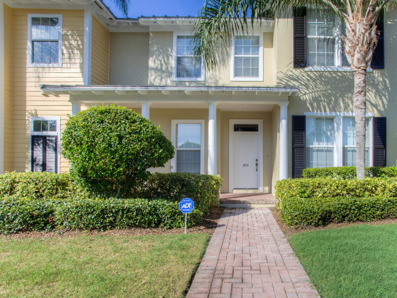 Primary Photo - 204 Aberdeen Pond Dr