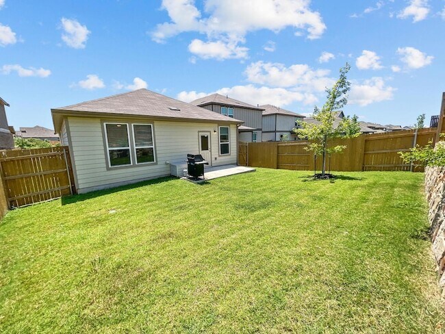 Building Photo - 595 Eves Necklace Dr.