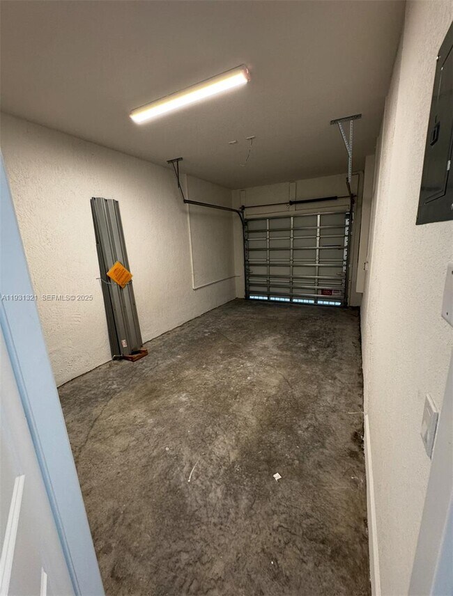 Building Photo - 140 SW 184th Way