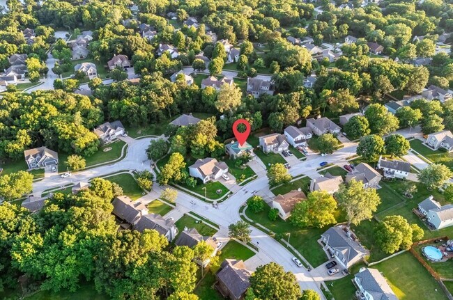 Central Location near restaurants and shopping - 9505 NW 86th Ter