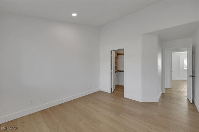 Building Photo - 7132 Mission Hills Dr