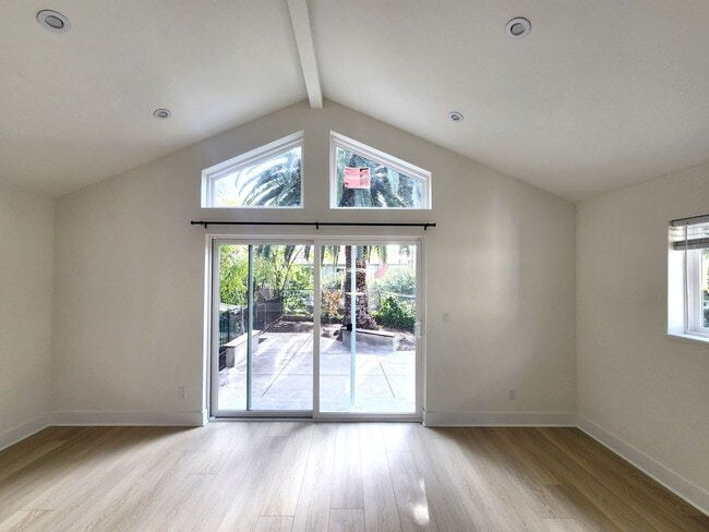 Building Photo - Stunning remodel