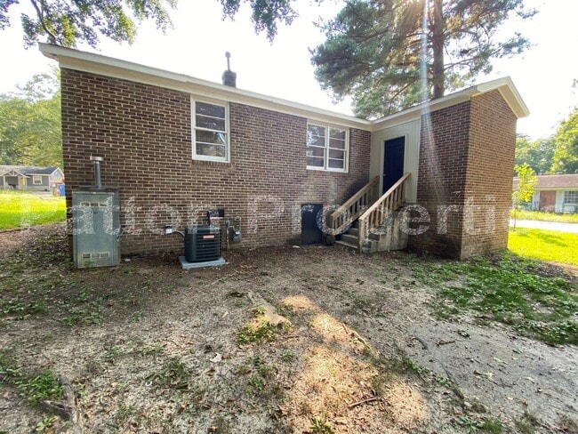 Building Photo - Lincoln Park Home