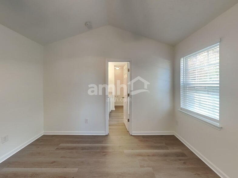 Building Photo - 3840 Pine Barren Ln