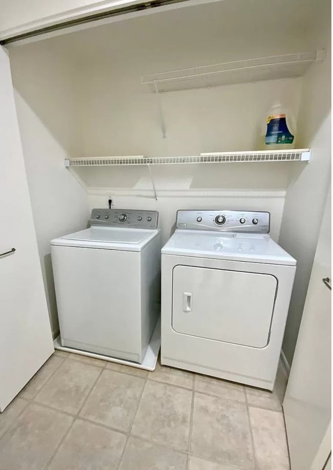 Building Photo - Fabulous Canyon Meadows Condo - Move-In Re...