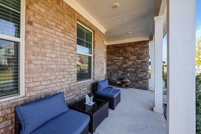 Building Photo - 4245 Grandview Pointe Wy