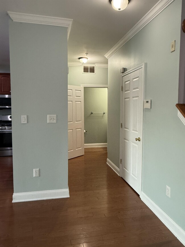 Building Photo - 76 Lyon Ct