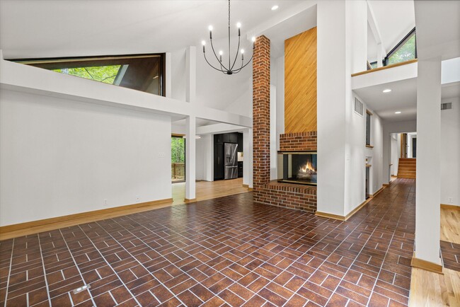 Building Photo - 1424 Bradford Dr