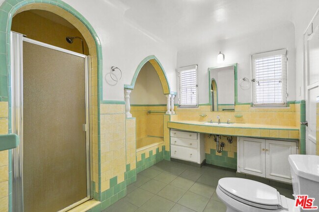 Building Photo - 1143 S Rimpau Blvd