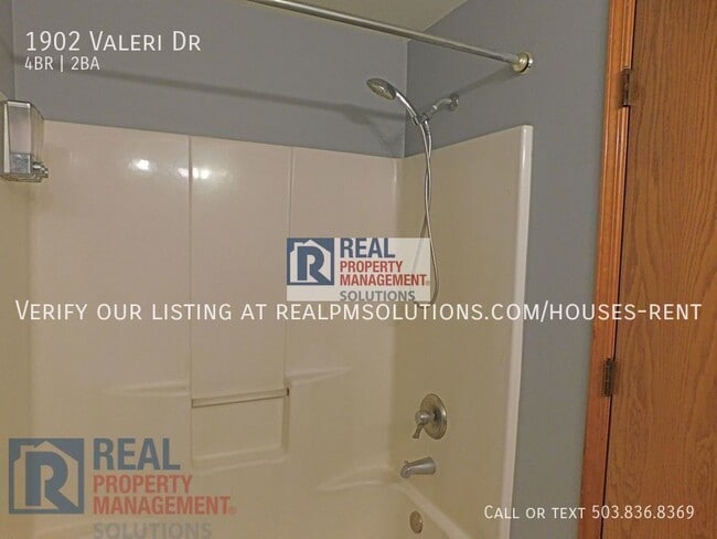 Building Photo - 1902 Valeri Dr