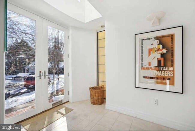 Building Photo - 4527 Q Pl NW