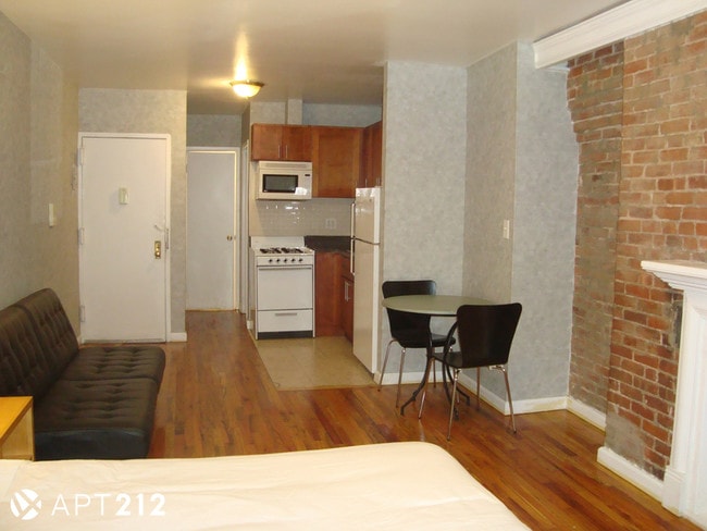 Primary Photo - 351 E 60th St