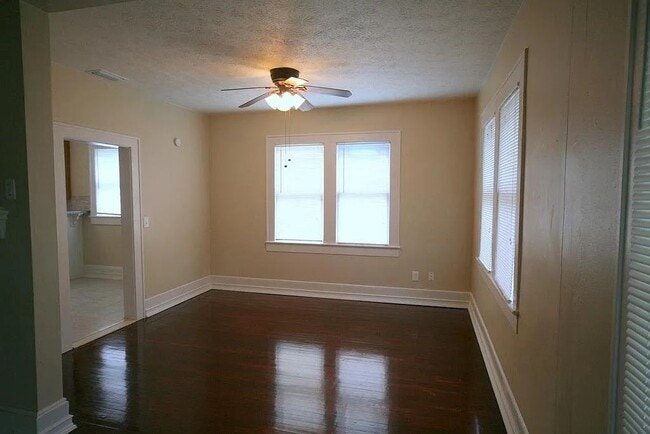 Building Photo - 4718 Ramona Blvd