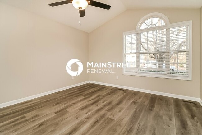 Building Photo - 502 Sommerset Dr