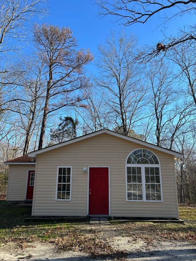 Building Photo - Quiet Blythewood 2 Bedroom Home