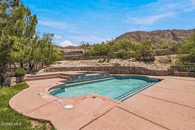 Building Photo - 5601 Burning Tree Dr