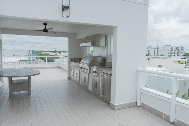 Building Photo - 10360 NW 64th St