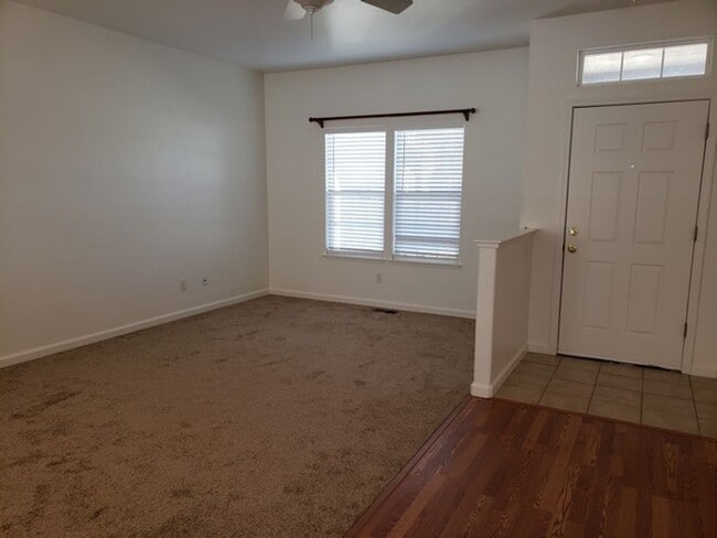 Building Photo - North Valley/Stead Three Bedroom Home 