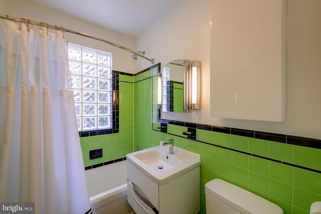 Building Photo - 4504 Highland Ave