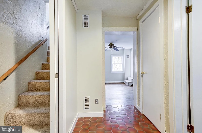 Building Photo - 906 Tyson St