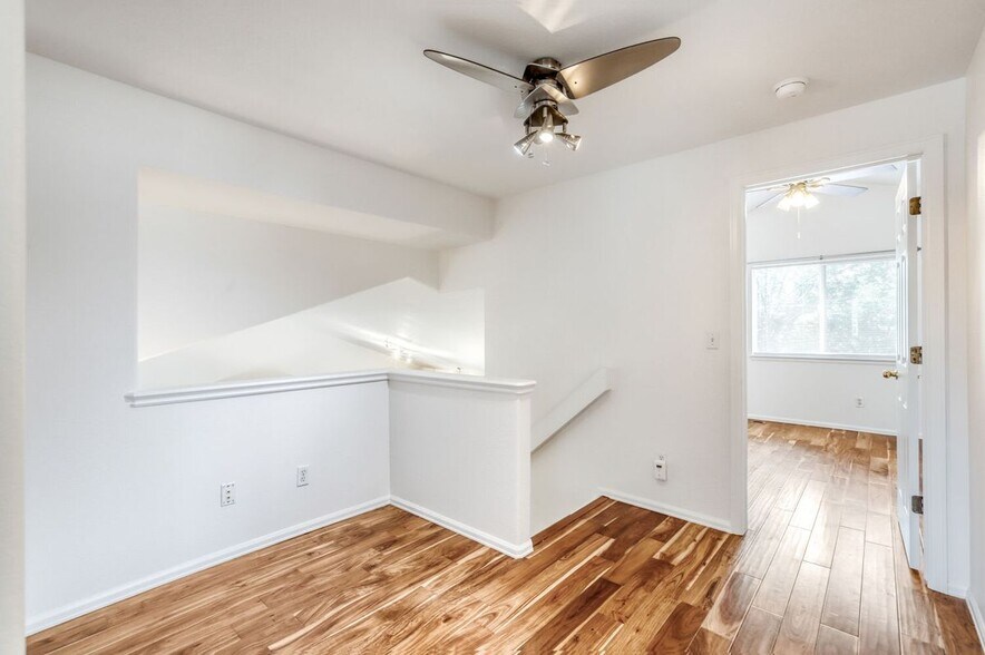 Building Photo - 1633 Deerwood Dr