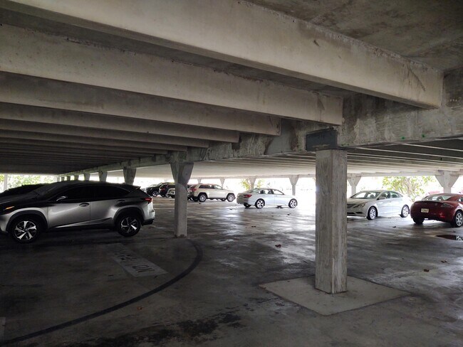 Building Photo - 5047 N Hwy A1A