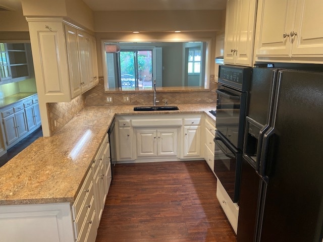 Building Photo - 2000 Karen St