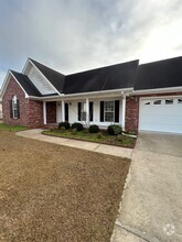 Building Photo - 648 Bald Eagles Dr