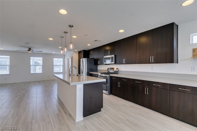 Building Photo - 9050 W Tropicana Ave