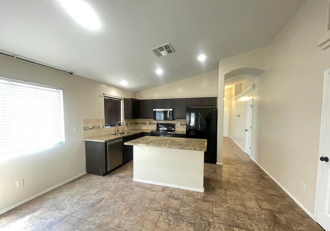 Building Photo - 24403 N Oasis Blvd