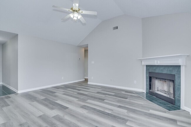 Building Photo - 4 Bedroom Ranch