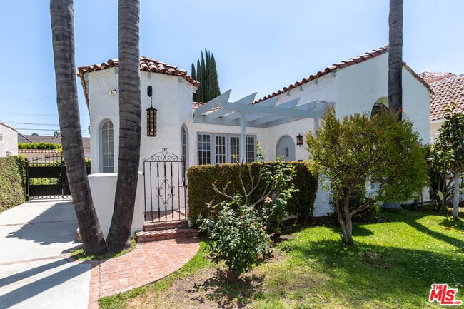 Building Photo - 146 N Citrus Ave