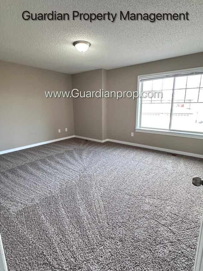 Building Photo - Brooklyn Park End Unit Town Home, Dishwasher, Washer/Dryer, Dedicated Office