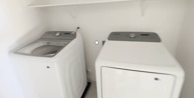 Building Photo - 416 Gold Beam Pl