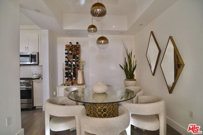Building Photo - 5703 Laurel Canyon Blvd