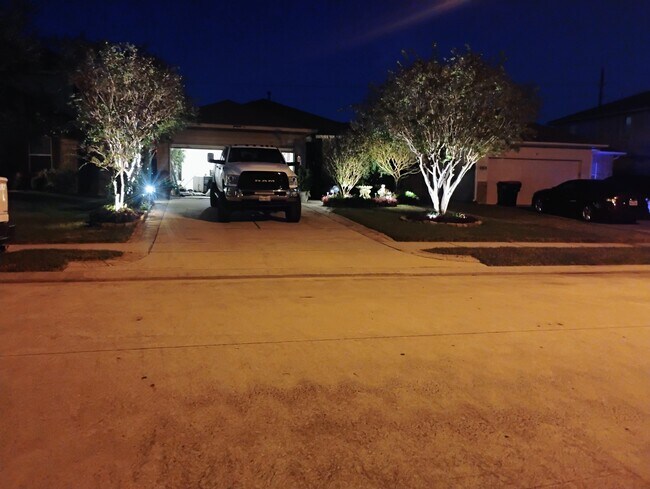Building Photo - 10838 Harston Dr