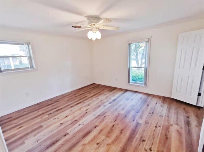 Building Photo - 5054 Yarwell Dr