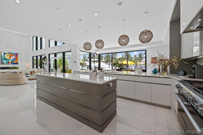Building Photo - 401 Lido Dr