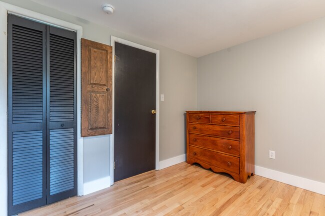 Building Photo - 3 Heather Ln