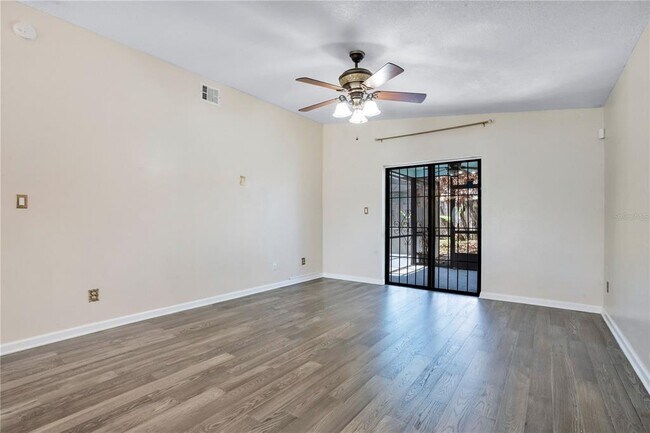 Building Photo - 4805 Kingston Cir