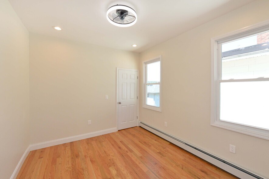 Building Photo - 309 Academy St