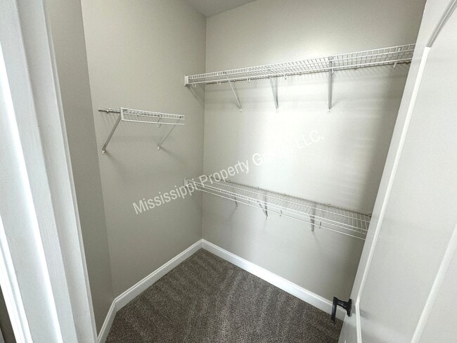 Building Photo - 4BD/4.5BA FOR RENT