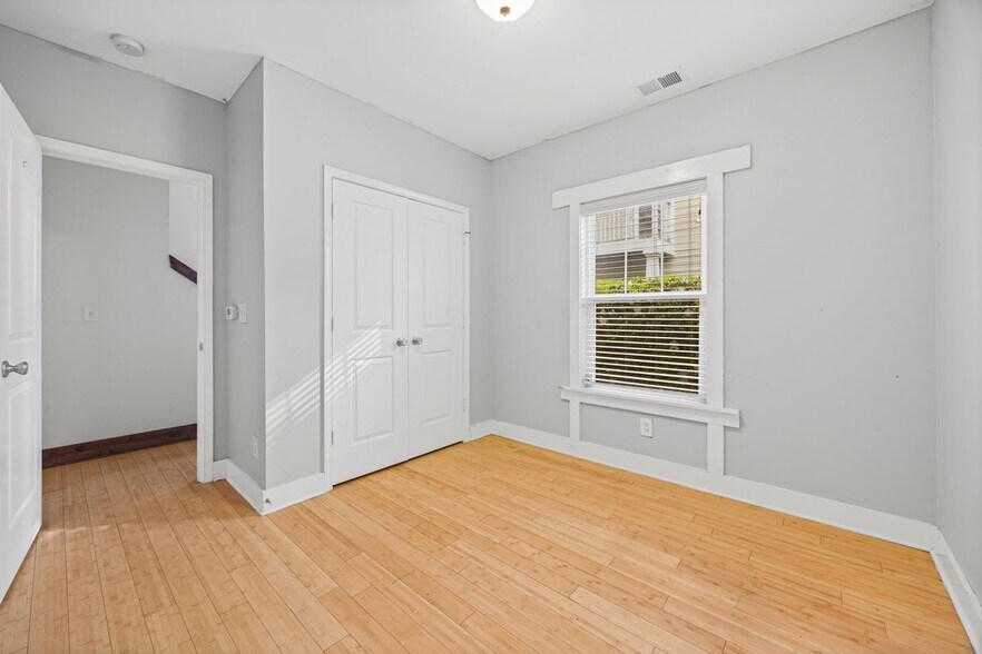 Building Photo - 1733 Matheson Ave