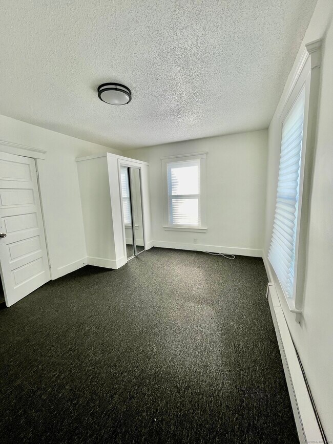 Building Photo - 46 George St