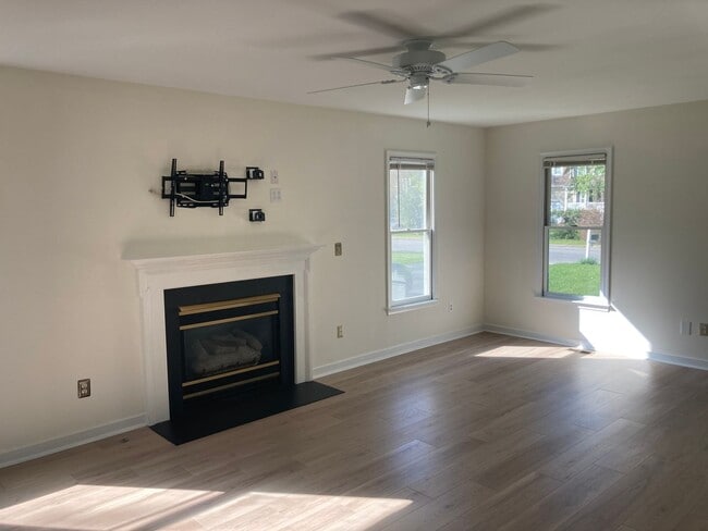 Building Photo - 9145 Polo Pony Ct