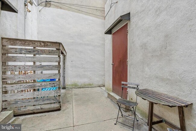 Building Photo - 530 S 15th St