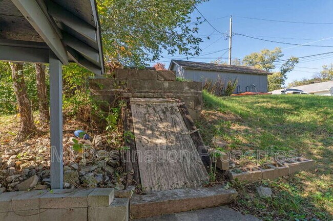 Building Photo - 108 Cliff Dr