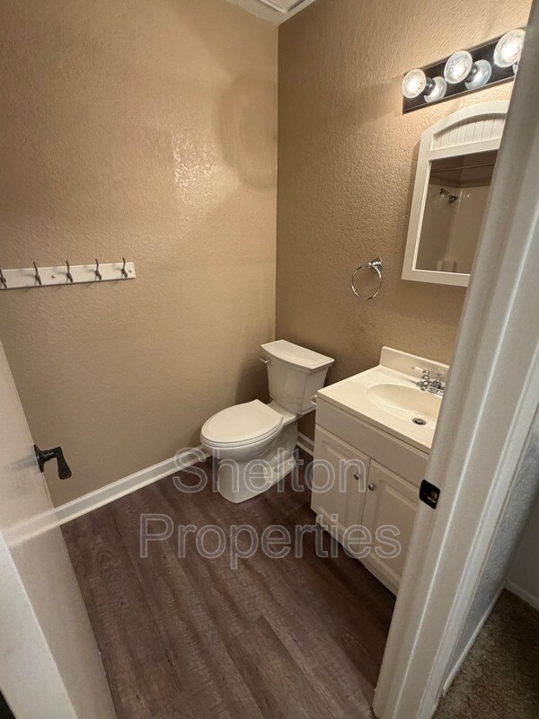 Building Photo - 501 W Tonopah Dr